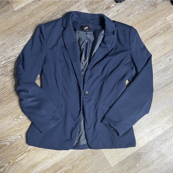 Women’s H&M Navy Blazer - Picture 3 of 3